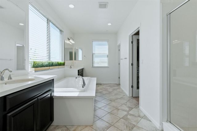 18200 Broadmoor Way, Lathrop, CA 95330