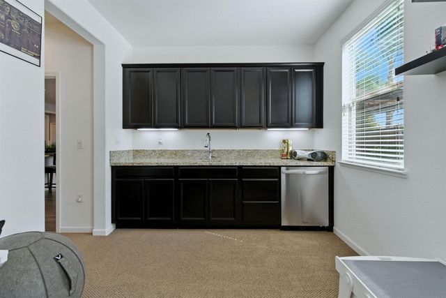 18200 Broadmoor Way, Lathrop, CA 95330