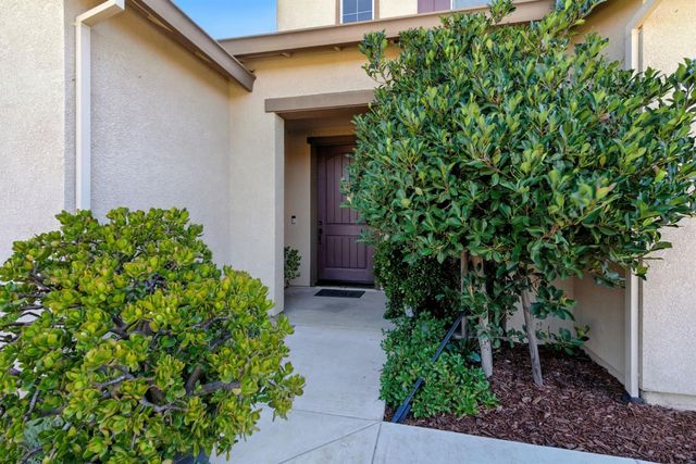 18200 Broadmoor Way, Lathrop, CA 95330