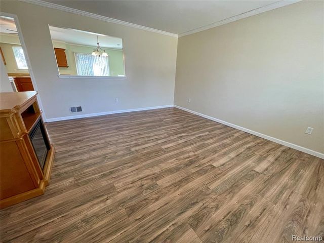 19464 Parkville Street, Livonia, MI 48152