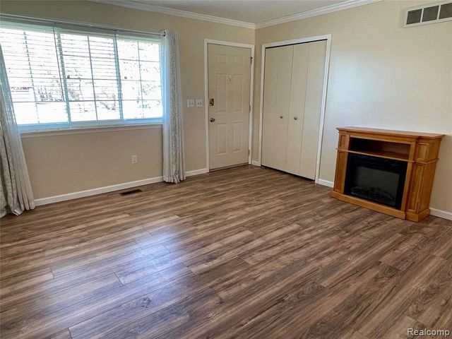 19464 Parkville Street, Livonia, MI 48152