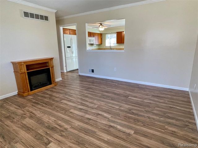 19464 Parkville Street, Livonia, MI 48152