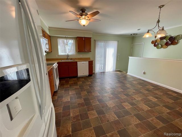 19464 Parkville Street, Livonia, MI 48152