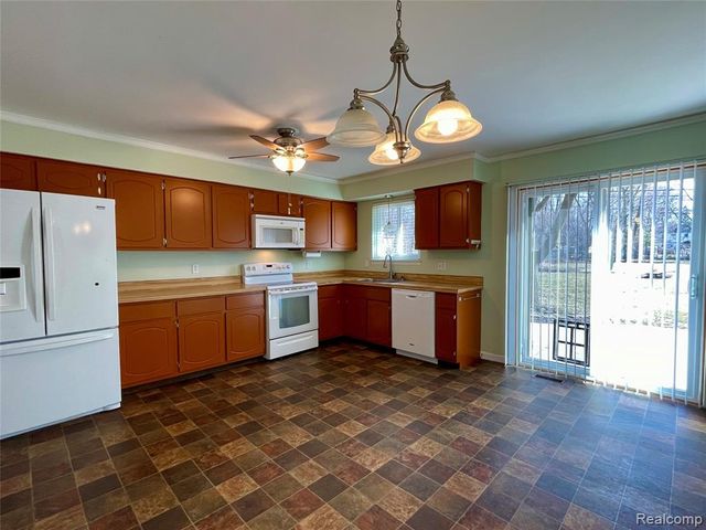 19464 Parkville Street, Livonia, MI 48152