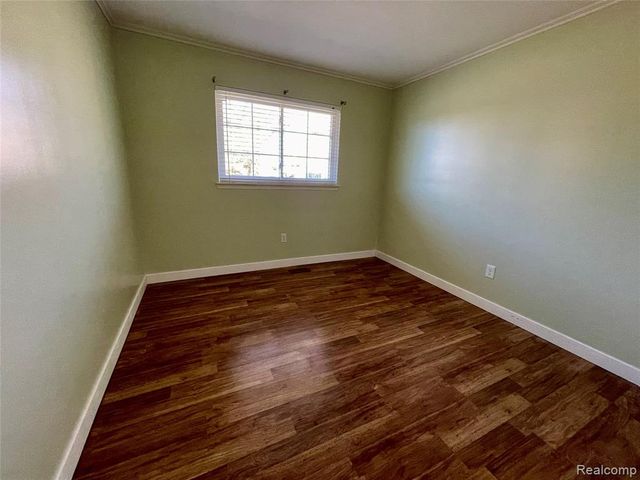 19464 Parkville Street, Livonia, MI 48152