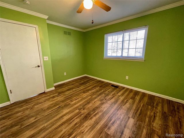 19464 Parkville Street, Livonia, MI 48152