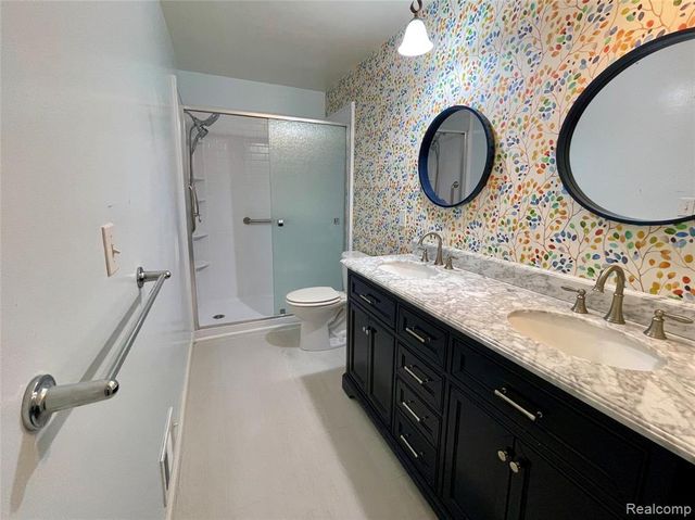 19464 Parkville Street, Livonia, MI 48152