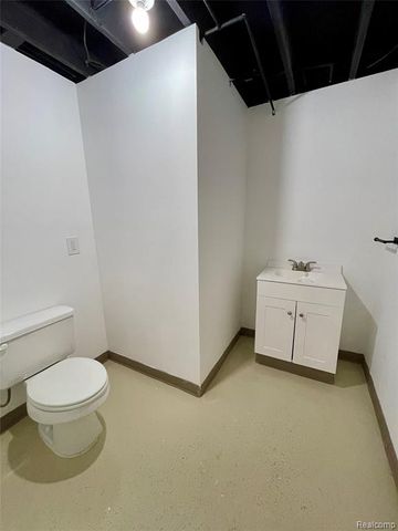 19464 Parkville Street, Livonia, MI 48152