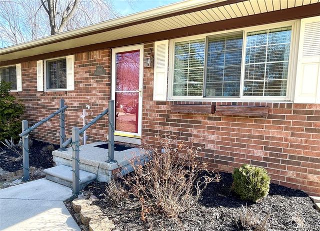 19464 Parkville Street, Livonia, MI 48152