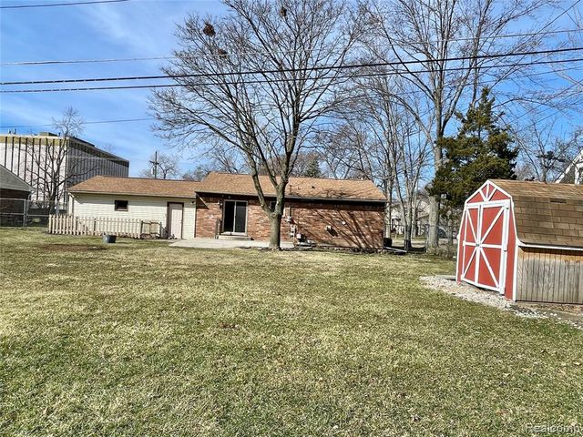 19464 Parkville Street, Livonia, MI 48152