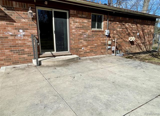 19464 Parkville Street, Livonia, MI 48152