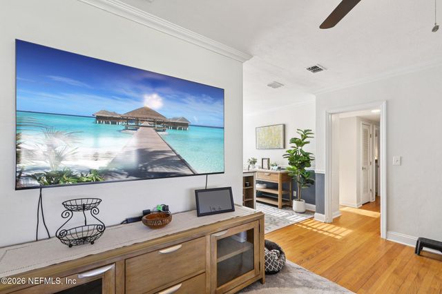 737 WREN Road, Jacksonville, FL 32216