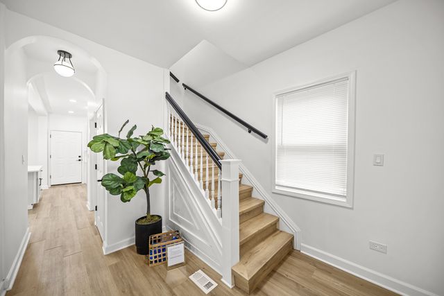 639 N Leamington Avenue, Chicago, IL 60644