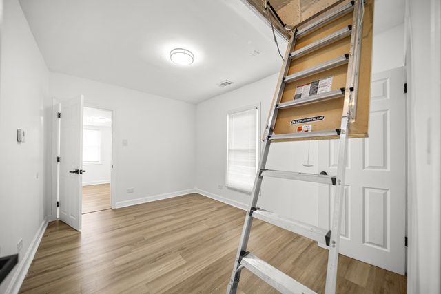 639 N Leamington Avenue, Chicago, IL 60644