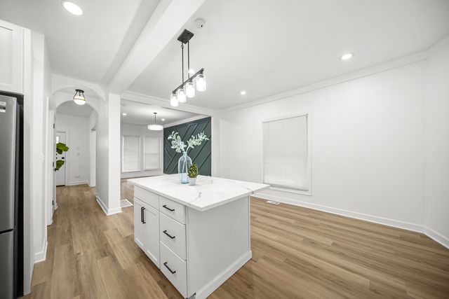 639 N Leamington Avenue, Chicago, IL 60644