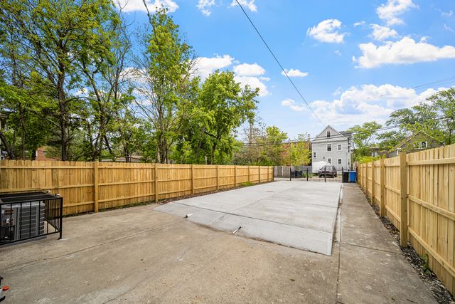 639 N Leamington Avenue, Chicago, IL 60644