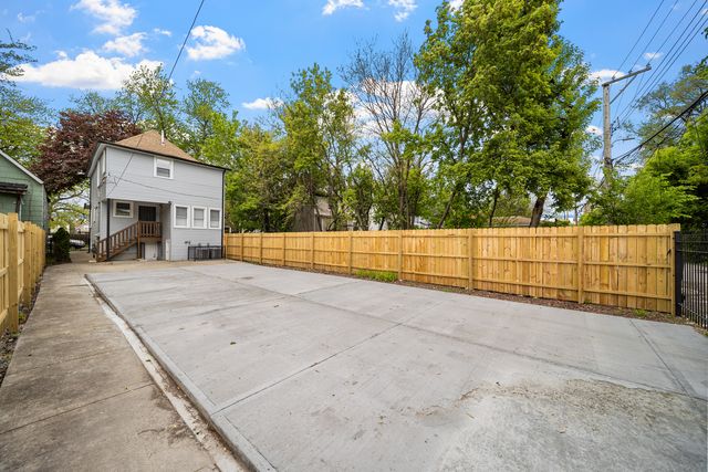 639 N Leamington Avenue, Chicago, IL 60644
