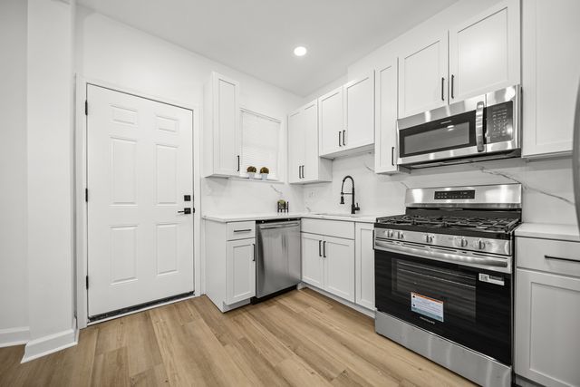 639 N Leamington Avenue, Chicago, IL 60644