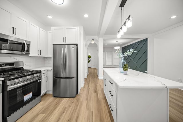 639 N Leamington Avenue, Chicago, IL 60644