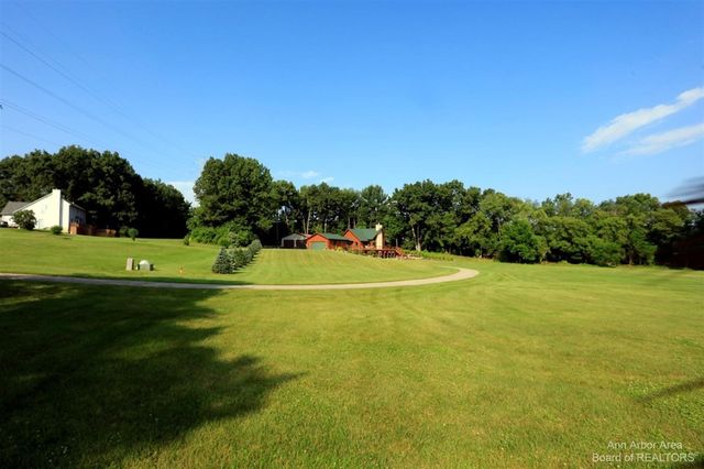 1224 W David Kempf Court, Saline, MI 48176
