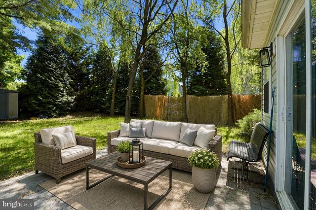 2 HORSESHOE CIR, Horsham, PA 19044
