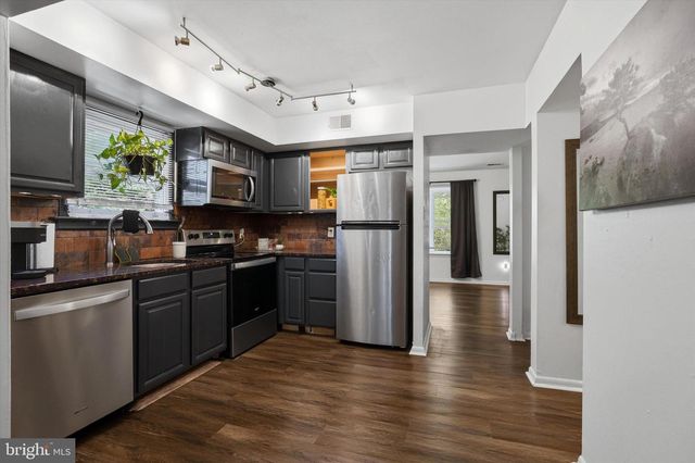 2 HORSESHOE CIR, Horsham, PA 19044