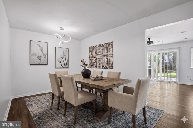 2 HORSESHOE CIR, Horsham, PA 19044