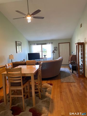 102 North Maple Street 6B, Enfield, CT 06082