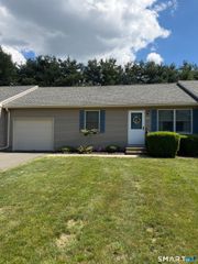 102 North Maple Street 6B, Enfield, CT 06082