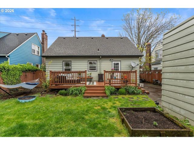 5820 Ne HALSEY St, Portland, OR 97213