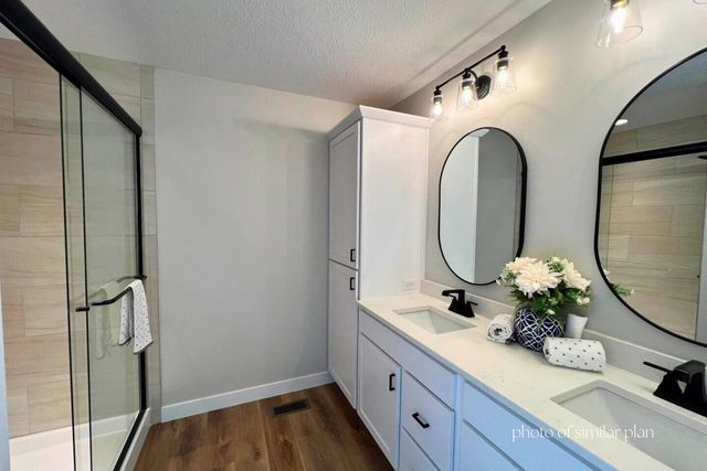 1821 Redbud Circle, Eldridge, IA 52748