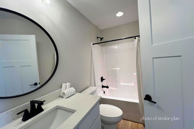 1821 Redbud Circle, Eldridge, IA 52748