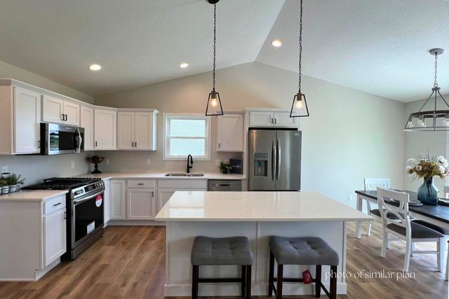 1821 Redbud Circle, Eldridge, IA 52748