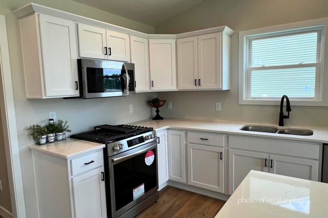 1821 Redbud Circle, Eldridge, IA 52748