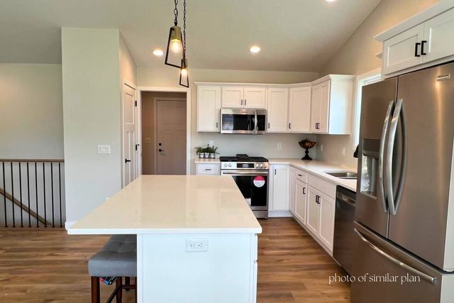 1821 Redbud Circle, Eldridge, IA 52748