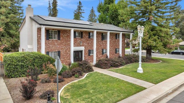 244 E Dorothea Court, Visalia, CA 93277