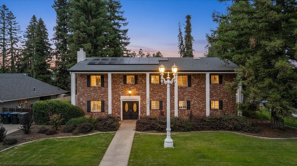 244 E Dorothea Court, Visalia, CA 93277