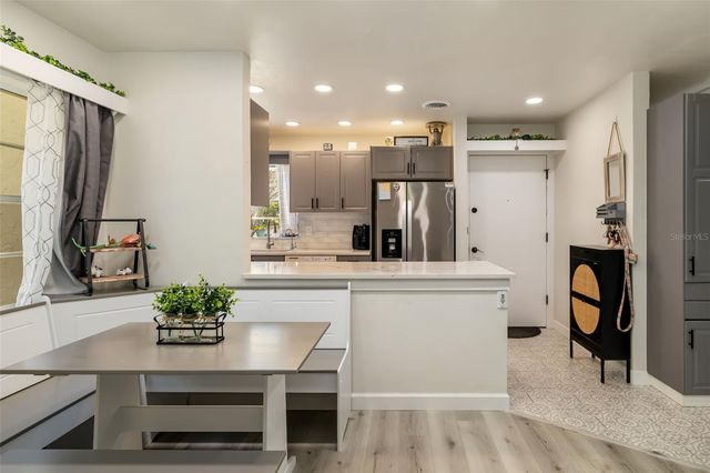 5023 VILLAGE GARDENS DRIVE 29, Sarasota, FL 34234