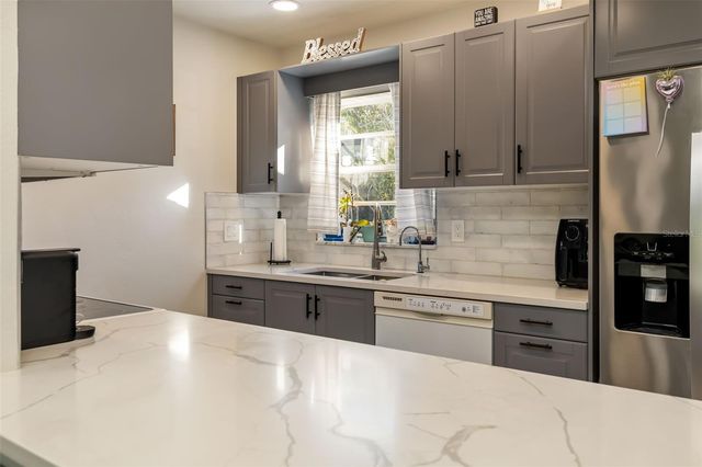 5023 VILLAGE GARDENS DRIVE 29, Sarasota, FL 34234