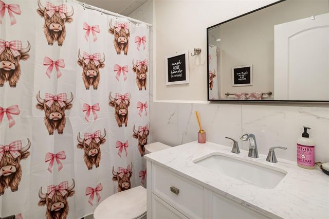 5023 VILLAGE GARDENS DRIVE 29, Sarasota, FL 34234