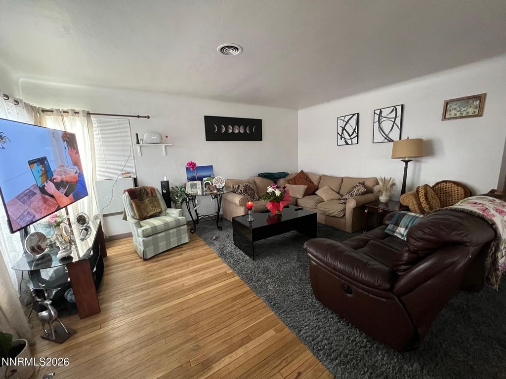 Image 2 of property listing at 316 Prater Way, Sparks, NV 89431