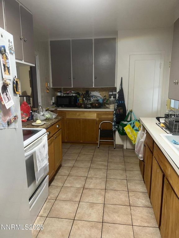 Image 3 of property listing at 316 Prater Way, Sparks, NV 89431