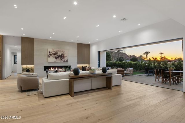 5525 E LINCOLN Drive 124, Paradise Valley, AZ 85253