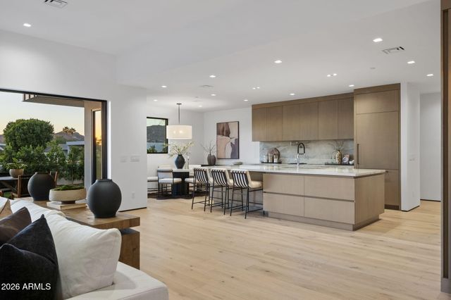 5525 E LINCOLN Drive 124, Paradise Valley, AZ 85253