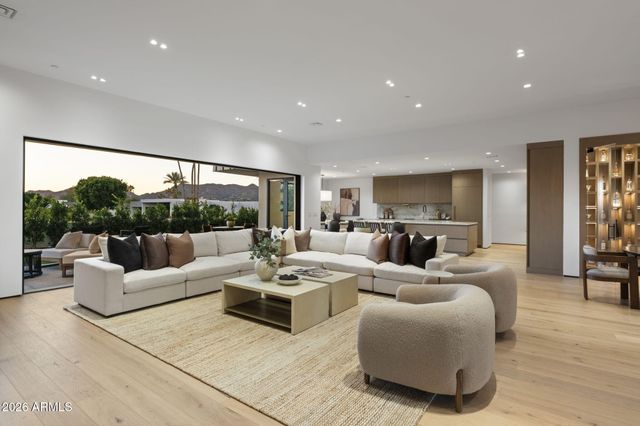 5525 E LINCOLN Drive 124, Paradise Valley, AZ 85253