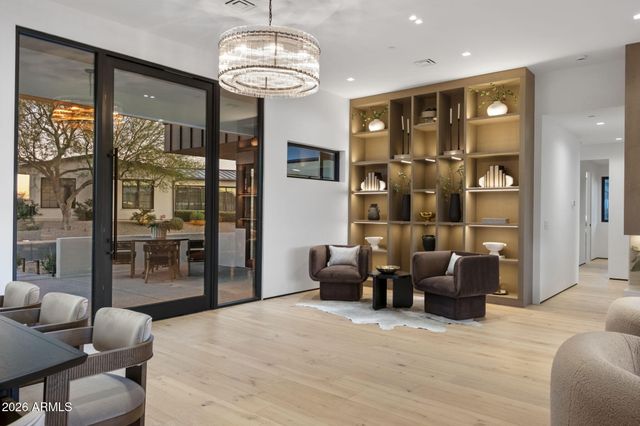 5525 E LINCOLN Drive 124, Paradise Valley, AZ 85253