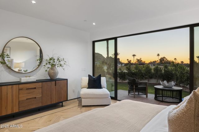 5525 E LINCOLN Drive 124, Paradise Valley, AZ 85253