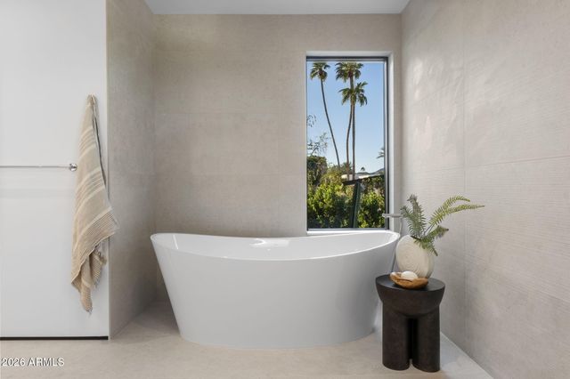 5525 E LINCOLN Drive 124, Paradise Valley, AZ 85253