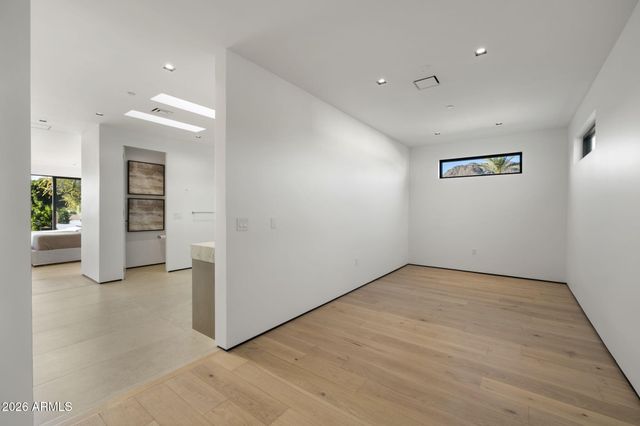 5525 E LINCOLN Drive 124, Paradise Valley, AZ 85253