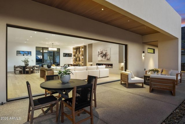 5525 E LINCOLN Drive 124, Paradise Valley, AZ 85253